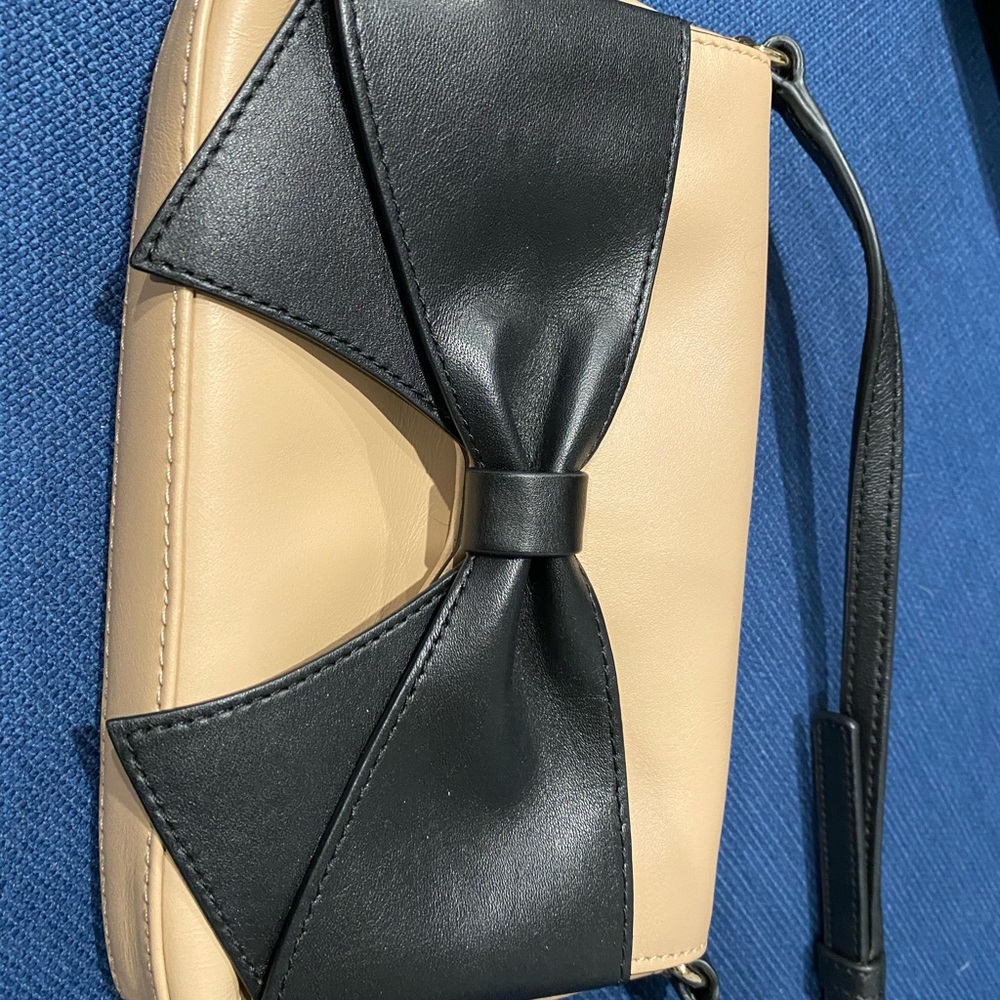 Perfect Condition Kate Spade Mini w/Bow!